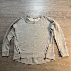 Athleta Sz. XS GreyRelaxed Fit Sweatshirt with 2 front Zippers & Hi-Lo Hemline